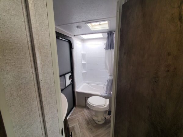 2021 Forest River Evo EVO Northwest Lite 2700BH - Image 16