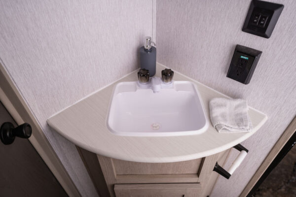 2024 Forest River  EVO Northwest Lite 2700BHX - Image 30