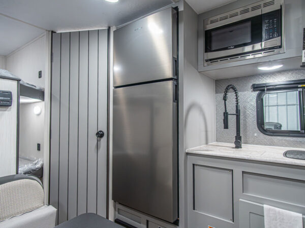 2023 Forest River Vibe West 17DB - Image 5