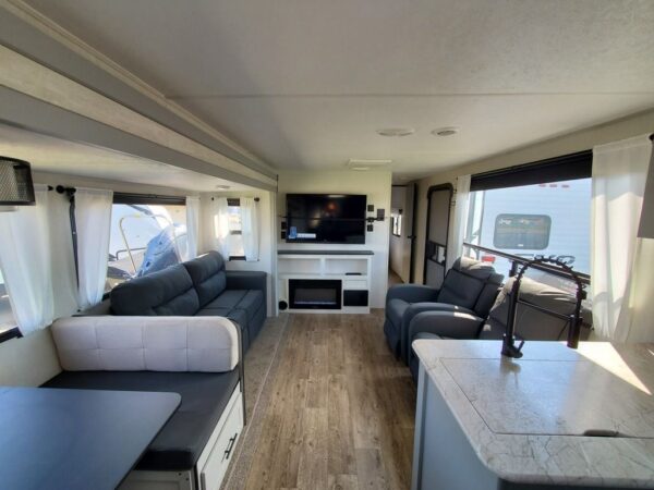 2023 Forest River Vibe West 26RK - Image 11