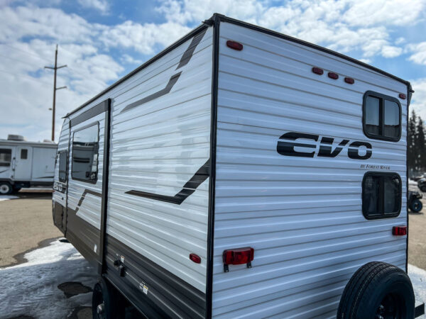 2024 Forest River Evo STEALTH EVO 176BHLE - Image 2