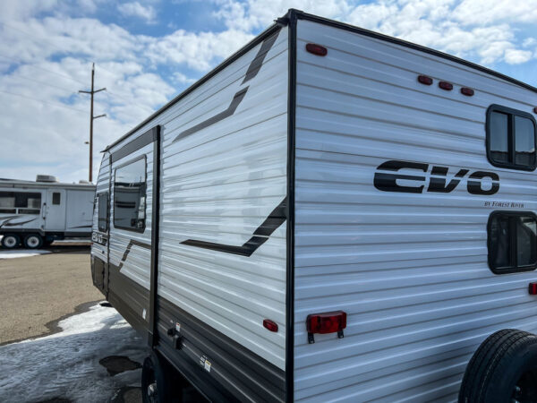 2024 Forest River Evo STEALTH EVO 176BHLE - Image 3